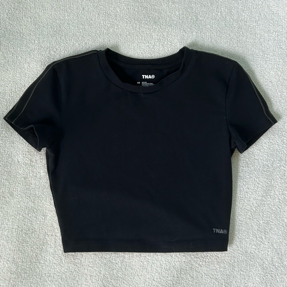 Aritzia TNA Hold-it Ortiz Cropped T-shirt